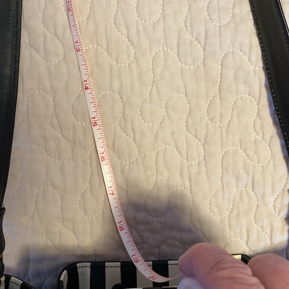 Adrienne Vittadini crossbody bucket bag - Picture 9 of 12